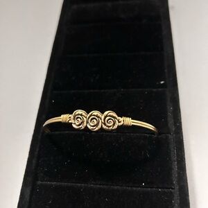 Luca & Danni Women’s Wire with Flowers